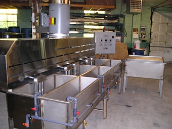 Easy Black System with L-shape oil tank. Easy Black System with L-shape oil tank.