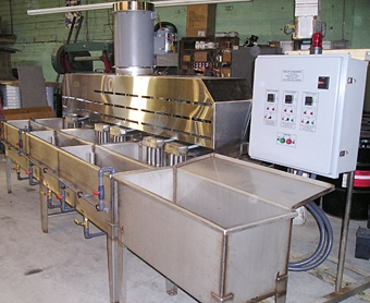 Easy Black plus Black Oxide system with an in-line oil tank receiving final check out before crating for shipment. Easy Black plus Black Oxide system with an in-line oil tank receiving final check out before crating for shipment.